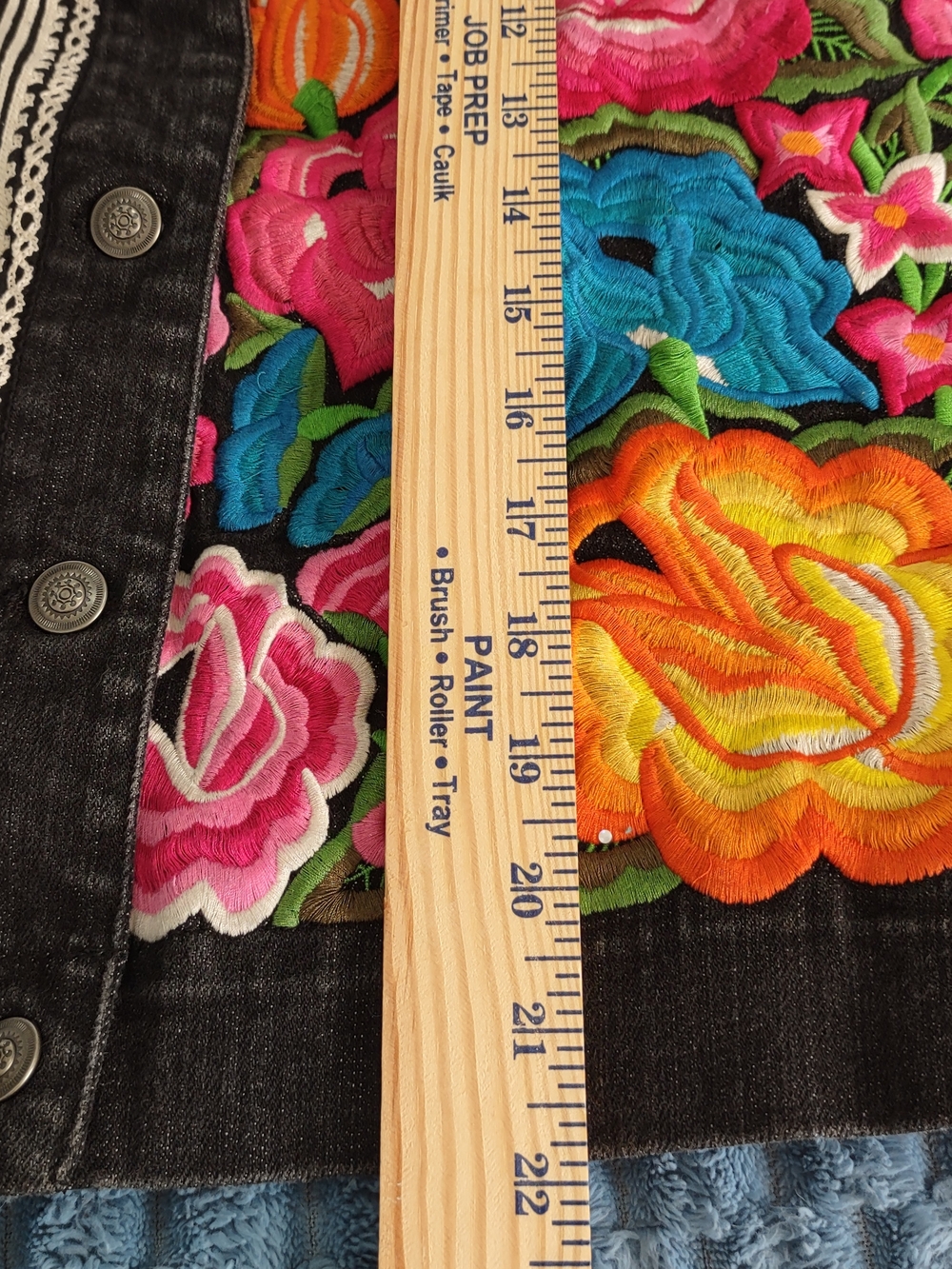 Chico's Patchwork Embroidered Floral Denim Vest Black w/ Bright Floral Size 1 M - Picture 5 of 7